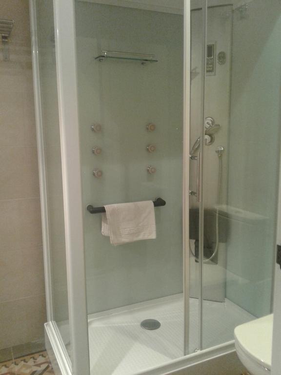 Brustar Sagrada Familia Hotel Barcelona Room photo